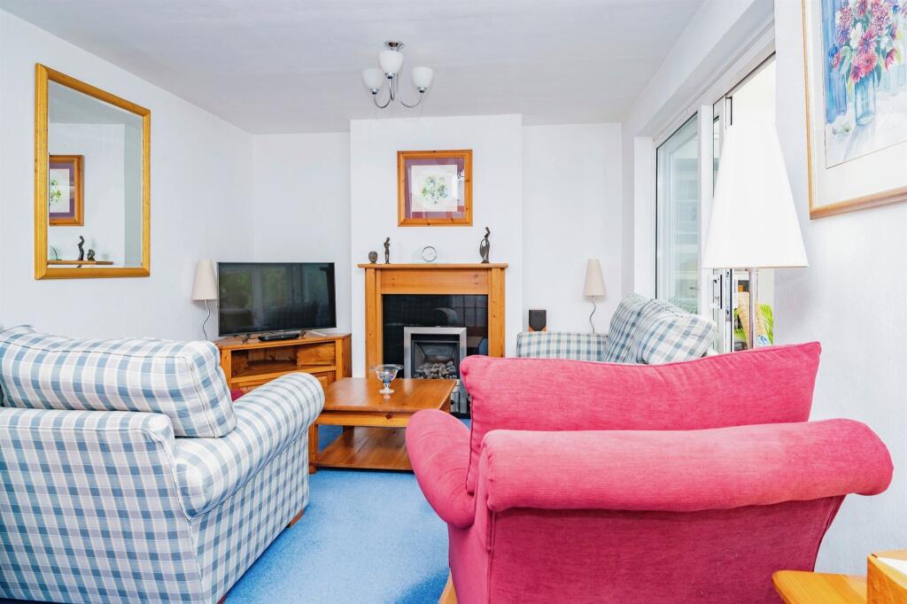 Additional image 4 of Roestock Gardens, Colney Heath, St. Albans