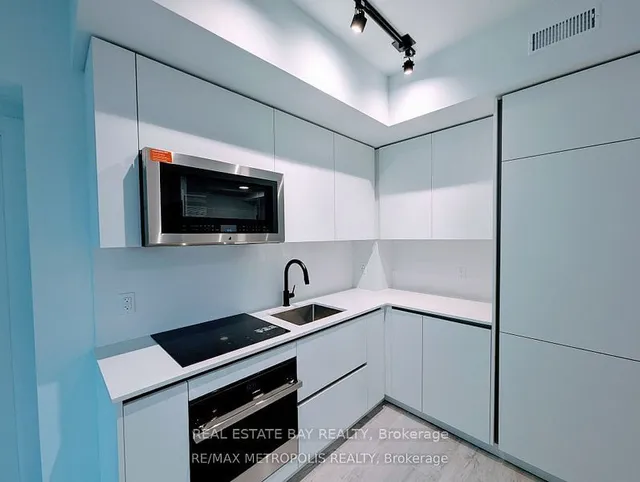 Additional image 14 of 327 King St Unit 4104