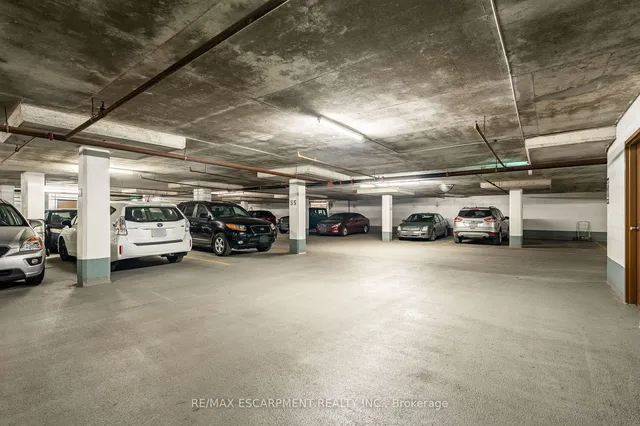 Additional image 31 of 8 Village Green Unit 612