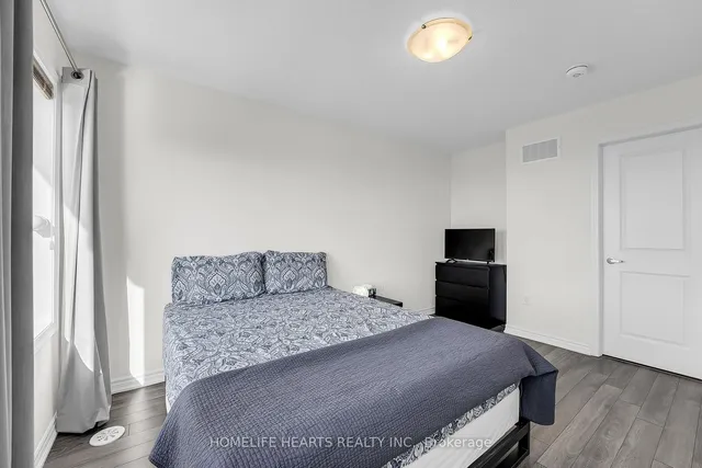 Additional image 29 of 250 Lagerfeld Dr Unit 11