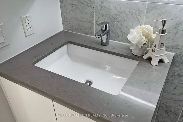 Additional image 15 of 115 Mcmahon Dr Unit 2711