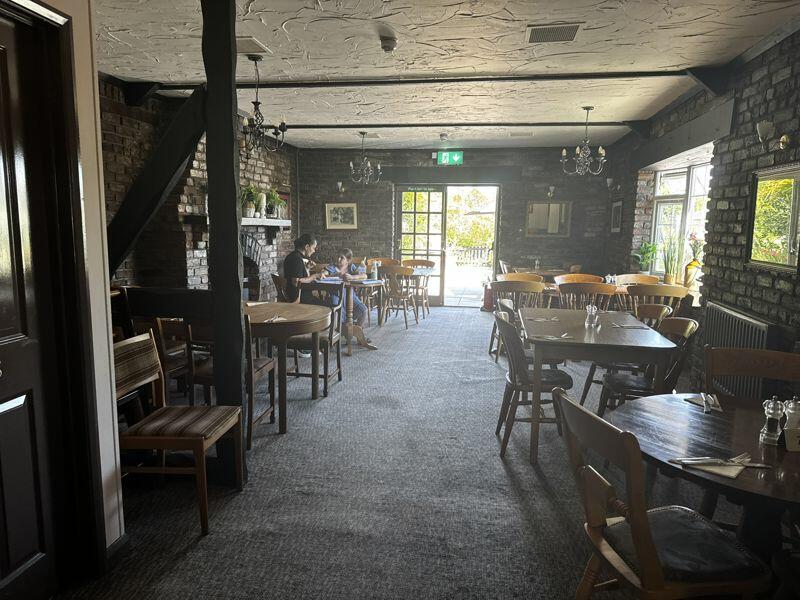 Additional image 3 of Standerwick