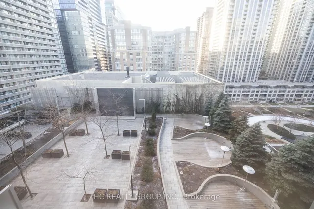 Additional image 5 of 386 Yonge St Unit 819