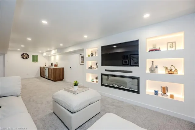 Additional image 36 of 586 Weber St