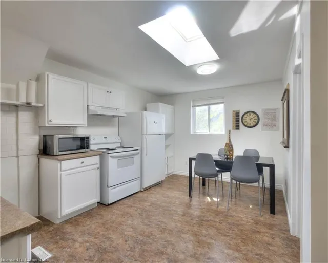 Additional image 15 of 331 Park St Unit 2