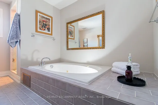 Additional image 19 of 12 LARKSPUR Cres