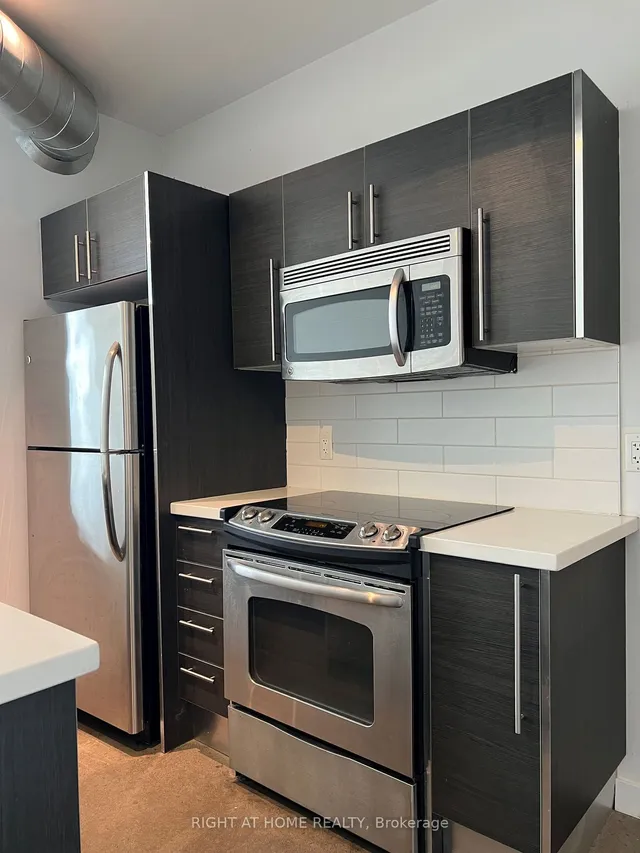 Additional image 10 of 625 Queen St Unit 607