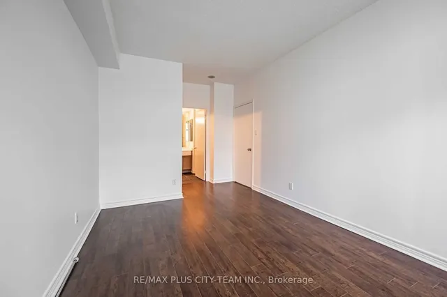 Additional image 17 of 600 Queens Quay Unit SPH07