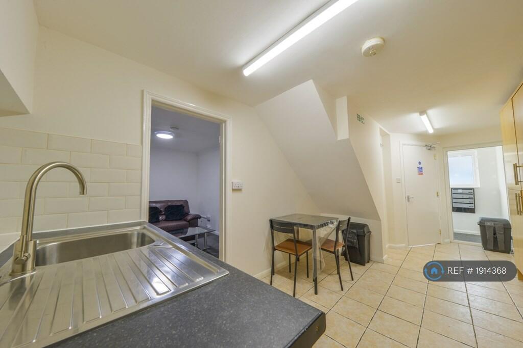 Additional image 4 of Shallcross Crescent, Hatfield, AL10