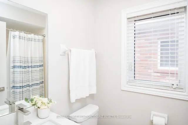 Additional image 28 of 394 Bessborough Dr