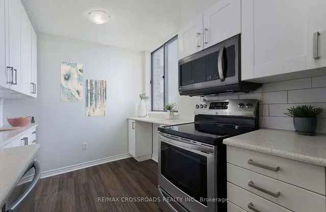 Additional image 9 of 1900 Sheppard Ave Unit 908