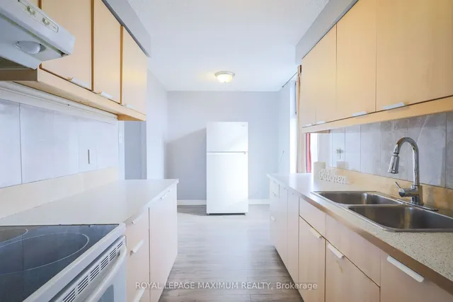 Additional image 3 of 135 Marlee Ave Unit 501