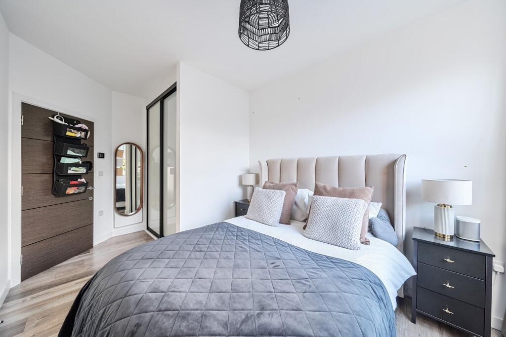 Additional image 8 of Great North Road, Hatfield, AL9