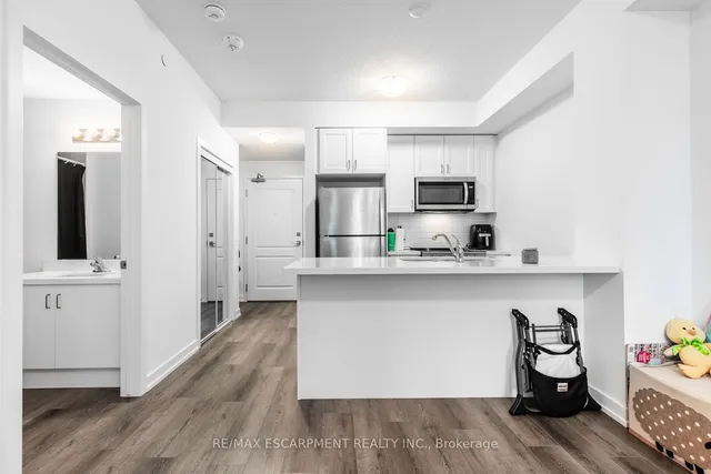 Additional image 12 of 470 Dundas St Unit 214