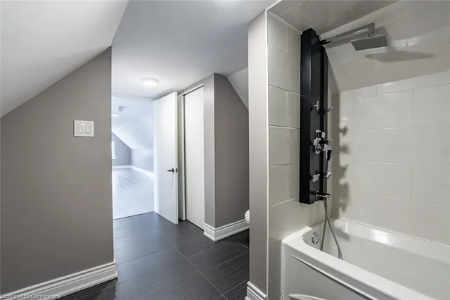 Additional image 29 of 57 Century St