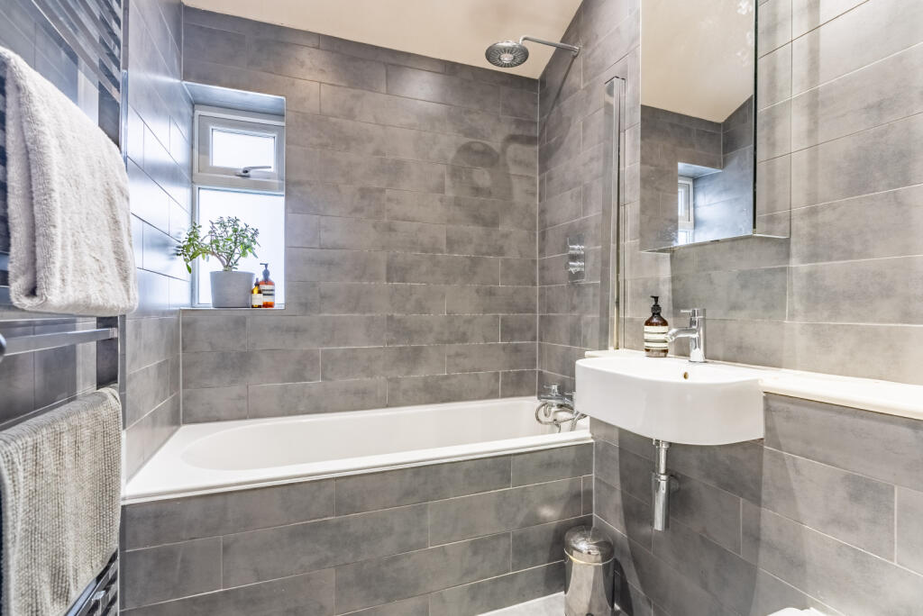 Additional image 12 of Leyland Avenue, St. Albans, Hertfordshire, AL1