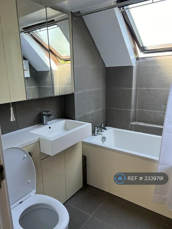 Additional image 12 of Blueberry Close, St Albans, AL3