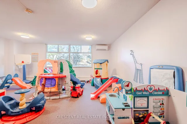 Additional image 29 of 551 The West Mall Unit 1522