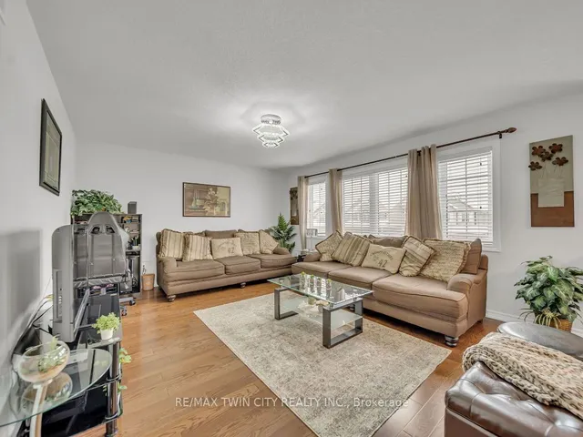 Additional image 18 of 46 Woodbine Ave