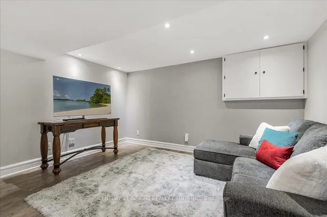 Additional image 24 of 27 Alba St