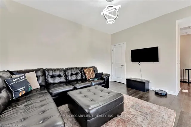 Additional image 11 of 19 Picardy Dr Unit 31