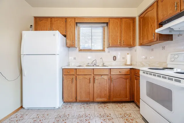 Additional image 8 of 171 Montrose Ave