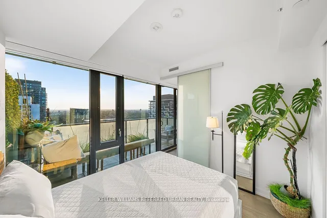 Additional image 12 of 161 Roehampton Ave Unit 4102