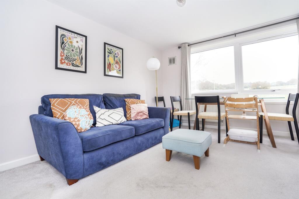 Additional image 7 of Bowling Close, Harpenden