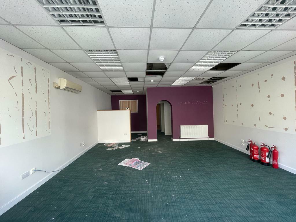 Additional image 2 of 44-46 Market Place, Warminster, Wiltshire, BA12 9AN