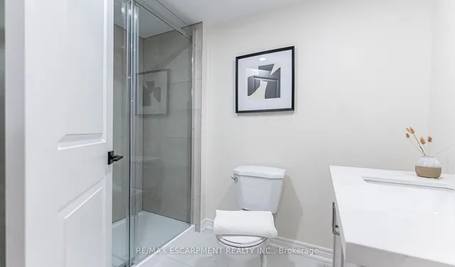 Additional image 26 of 29 Featherwood Cres