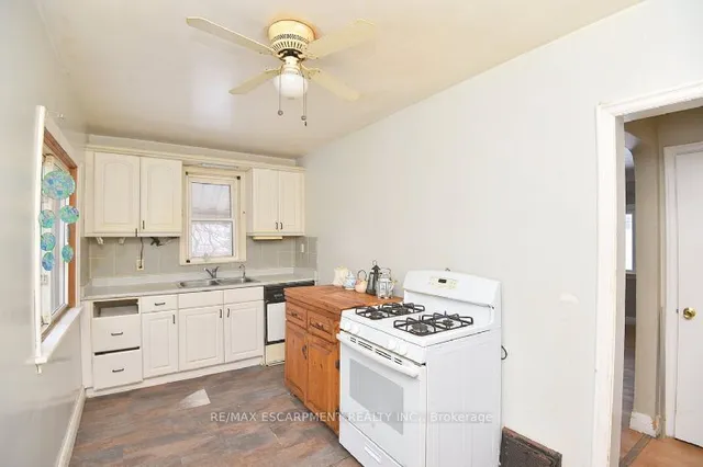 Additional image 12 of 160 Rosedale Ave