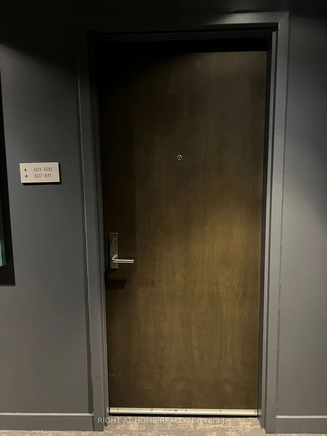 Additional image 7 of 625 Queen St Unit 607