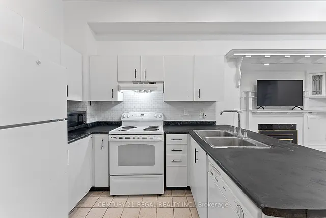 Additional image 16 of 228 St George St Unit 3