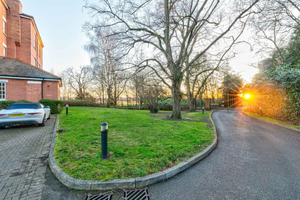 Additional image 18 of The Birches, 47 Azalea Close, St. Albans, Hertfordshire, AL2