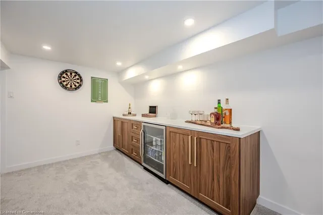 Additional image 32 of 586 Weber St