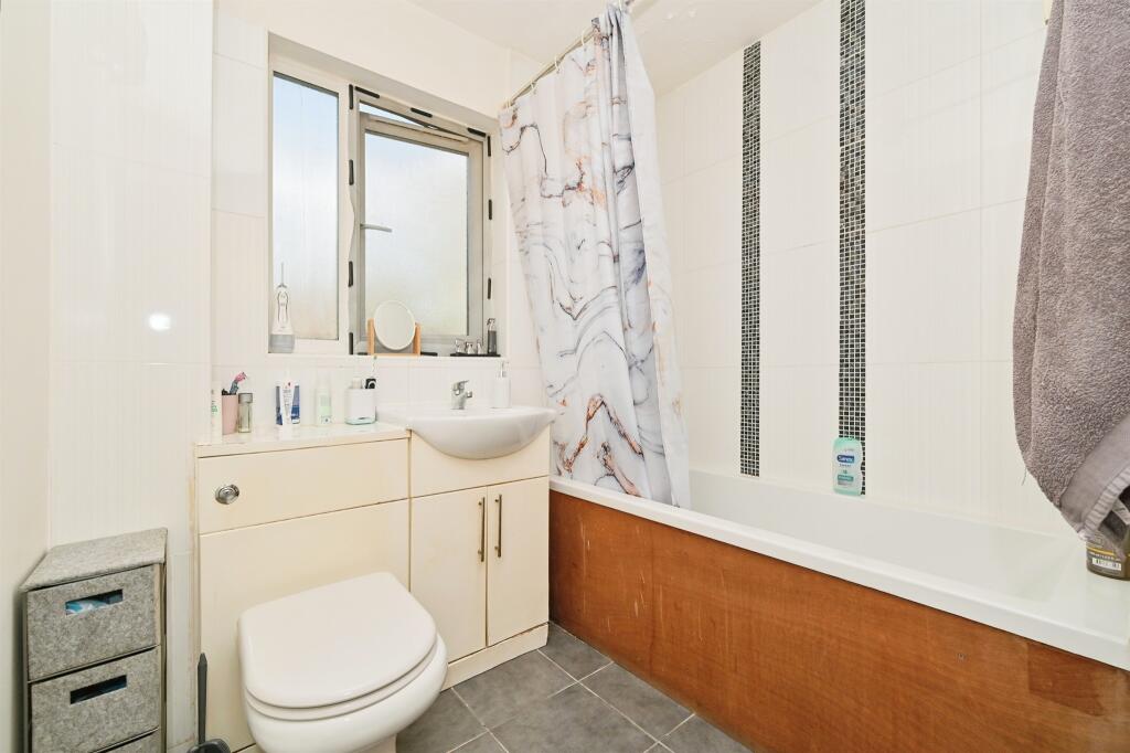 Additional image 10 of Tudor Close, Hatfield