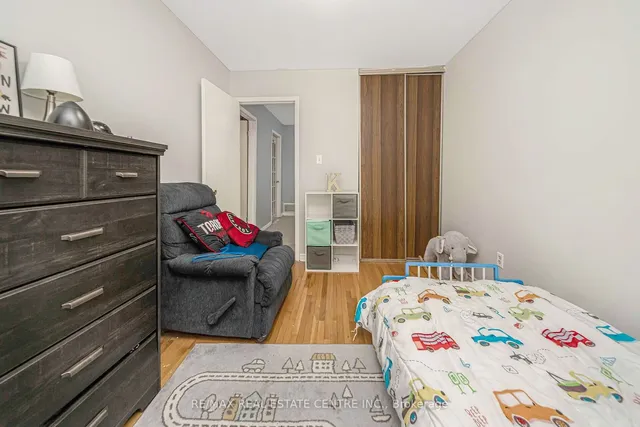 Additional image 25 of 27 Vodden Crt