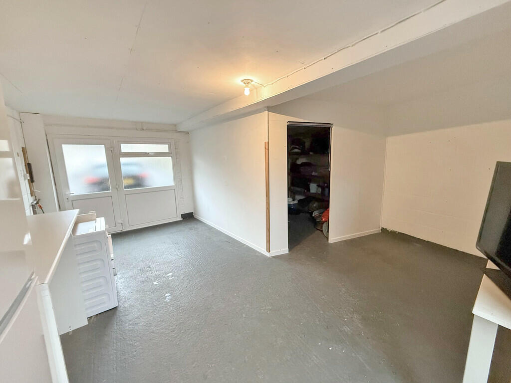 Additional image 10 of Sandalwood Road, Westbury