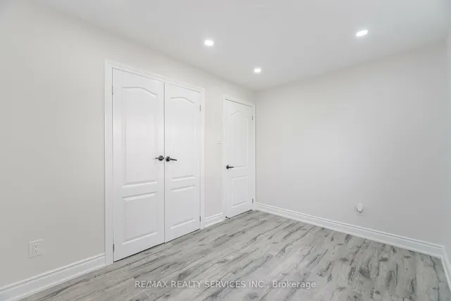 Additional image 23 of 41 Townhouse Cres