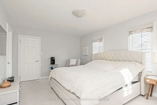 Additional image 22 of 27 Cedar Lake Cres