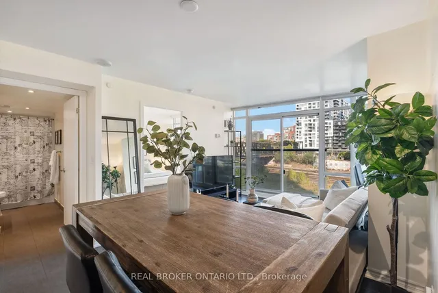 Additional image 7 of 170 Fort York Blvd Unit 303