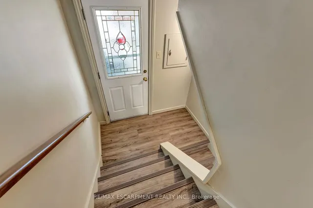 Additional image 20 of 131 East 42nd St