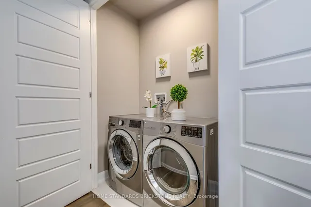 Additional image 37 of 1458 Everest Cres