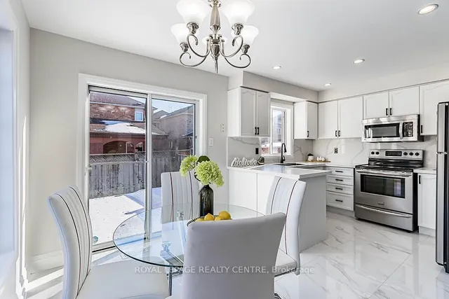 Additional image 14 of 3 Lake Louise Dr