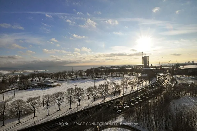 Additional image 19 of 215 Fort York Blvd Unit 703