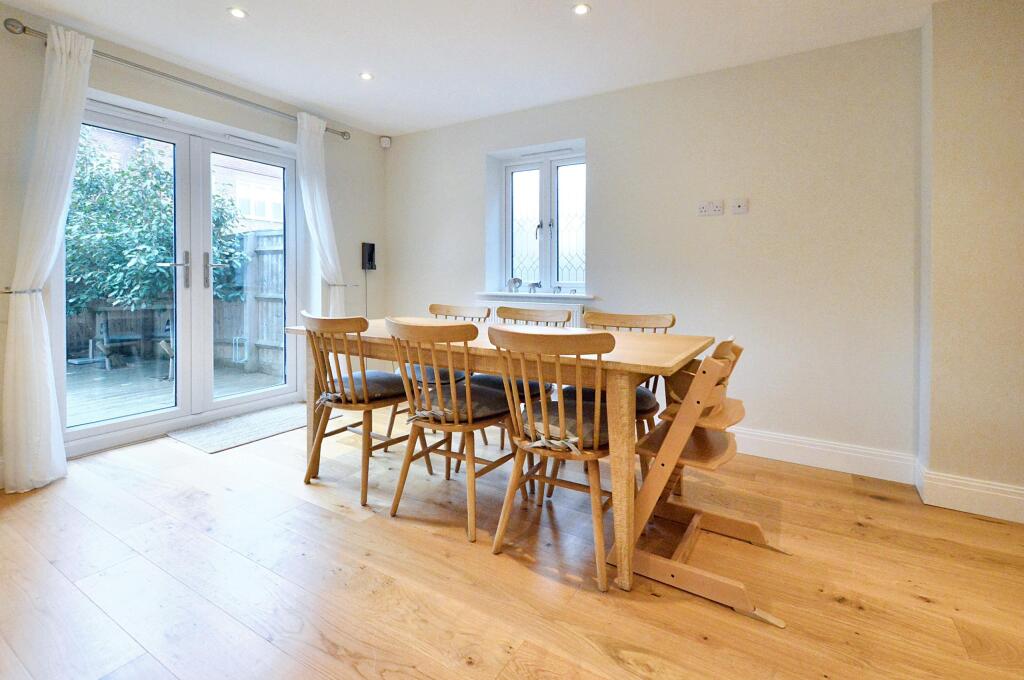 Additional image 4 of Wain Close, St Albans, AL1