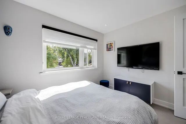 Additional image 11 of 38 Farmcrest Dr