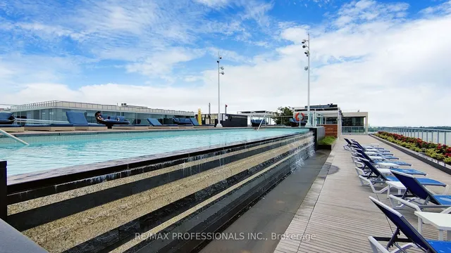 Additional image 38 of 15 Merchants Wharf Unit 1208