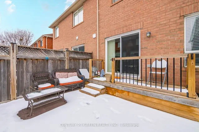 Additional image 34 of 843 Gifford Cres