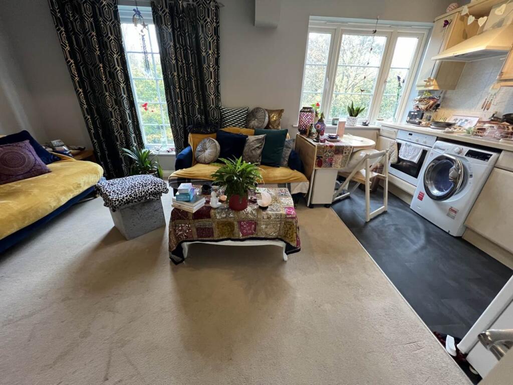 Additional image 5 of 28 Harris Close, Frome, Somerset